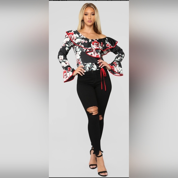 Fashion Nova blouse size large. - Picture 3 of 7